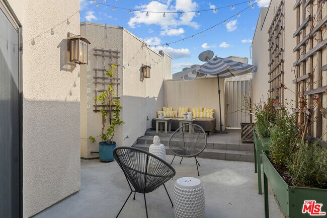 Building Photo - 12000 Goshen Ave