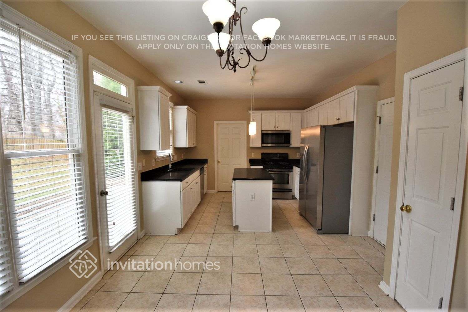 Building Photo - 2923 Misty Rock Cove