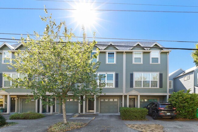 Building Photo - 6143 S Virginia Ave