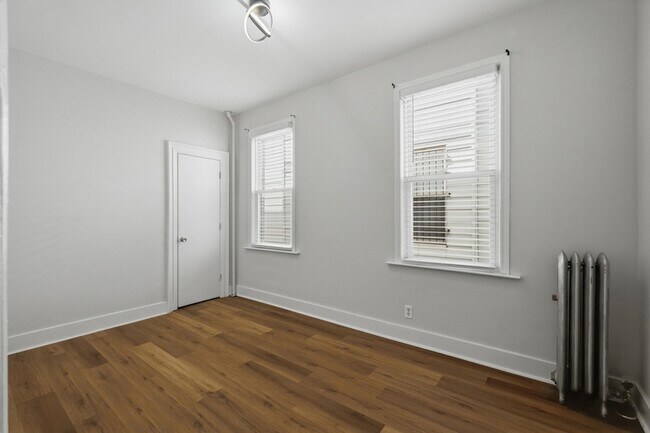 Building Photo - 16 Vreeland Terrace