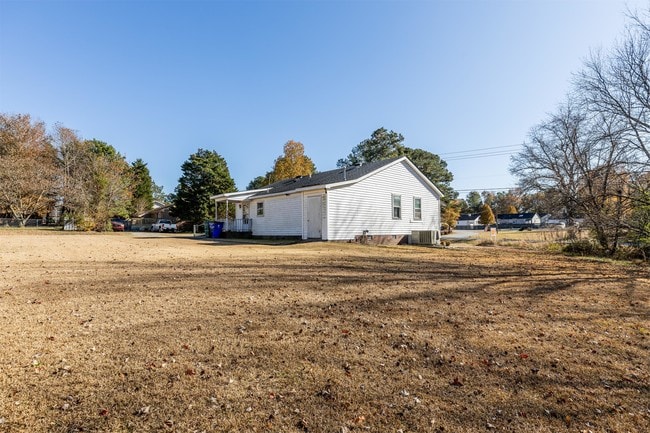 Building Photo - 700 Western Ave