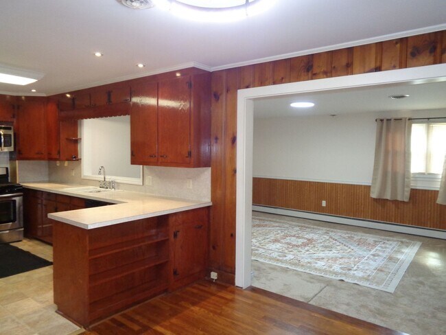 Building Photo - Ardmore-Brick House for Rent on Miller St.