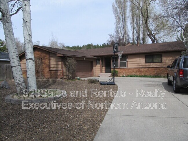 Building Photo - 1218 N McMillan Rd