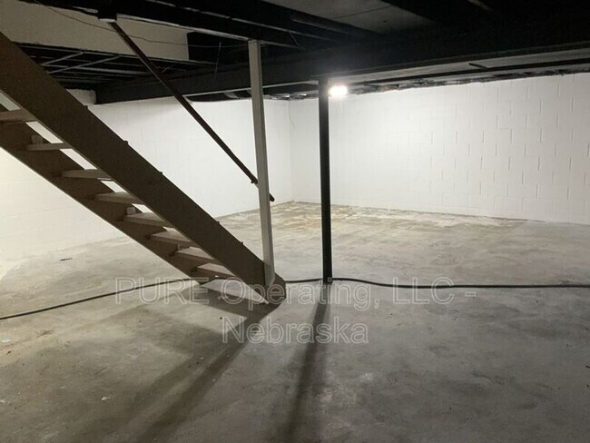Building Photo - 5236 Ames Ave