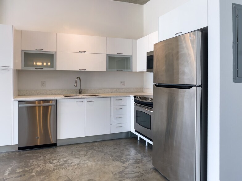 Building Photo - 133 NE 2nd Ave