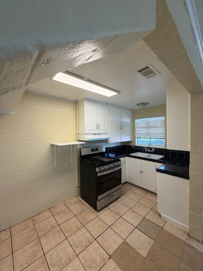 Building Photo - 2 Bedroom, 1 Bath Duplex for Rent In Ceres