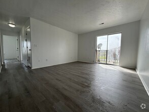 Building Photo - 729 Brett Cir
