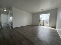 Building Photo - 729 Brett Cir