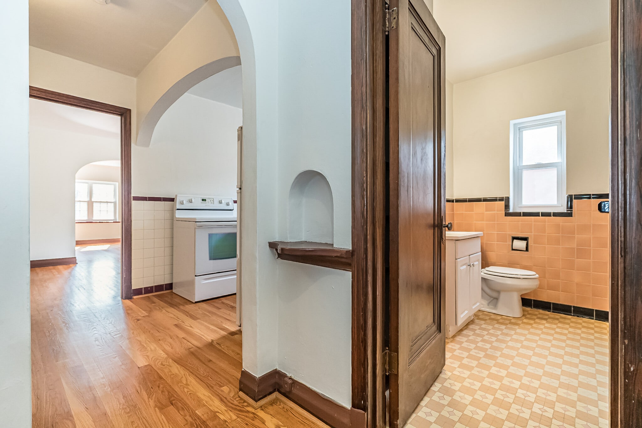 Building Photo - 6525 Devonshire Ave