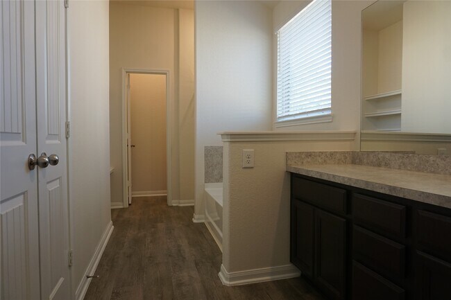 Building Photo - 14125 Harlequin Dr