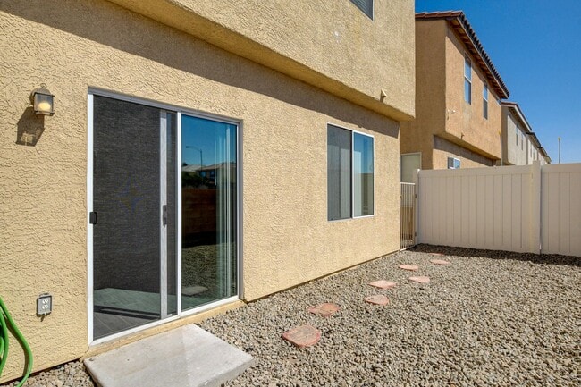 Building Photo - 4 Bedroom Home in the South West / 89139 Area