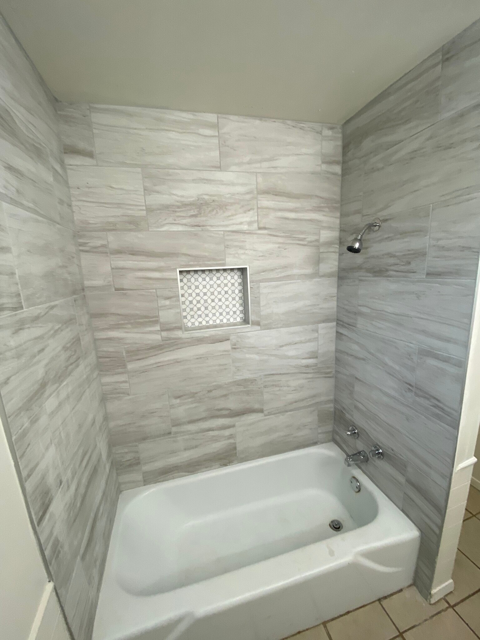 Building Photo - 1210 46th Pl