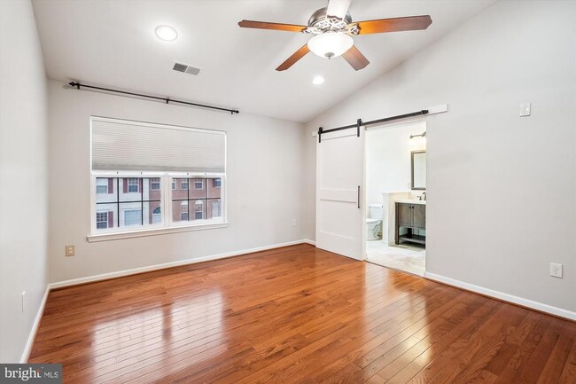 Building Photo - 217 Chesterbrook Ct