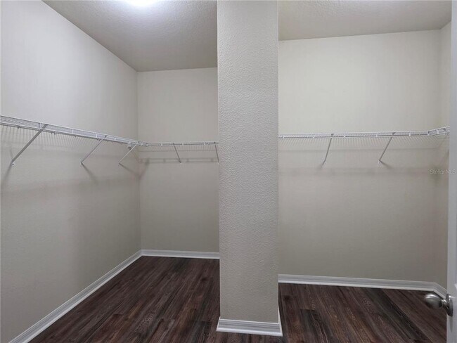 Building Photo - 4939 Autumn Ridge Dr