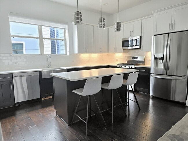 Building Photo - 2613 Hutchins St