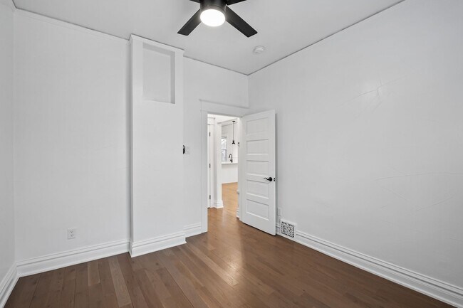 Building Photo - Charming Duplex in Wash Park!