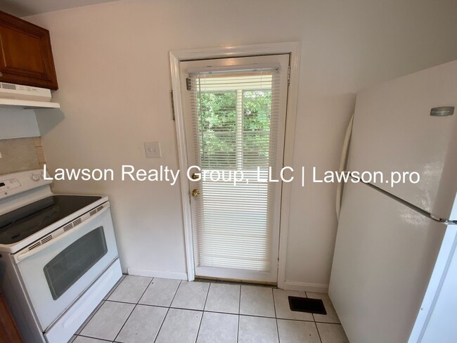 Building Photo - Two Bedroom Home In Salem with Spacious Ya...