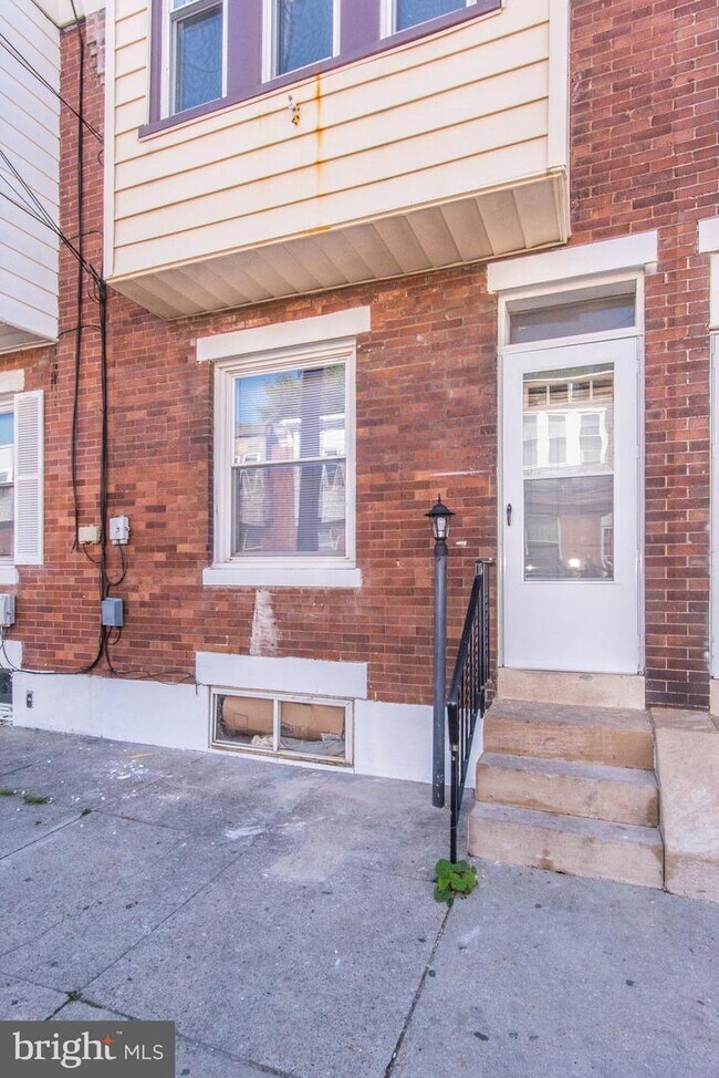 Building Photo - 3617 Sepviva St