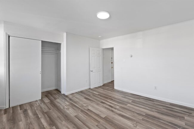 Building Photo - 676 Chestnut St