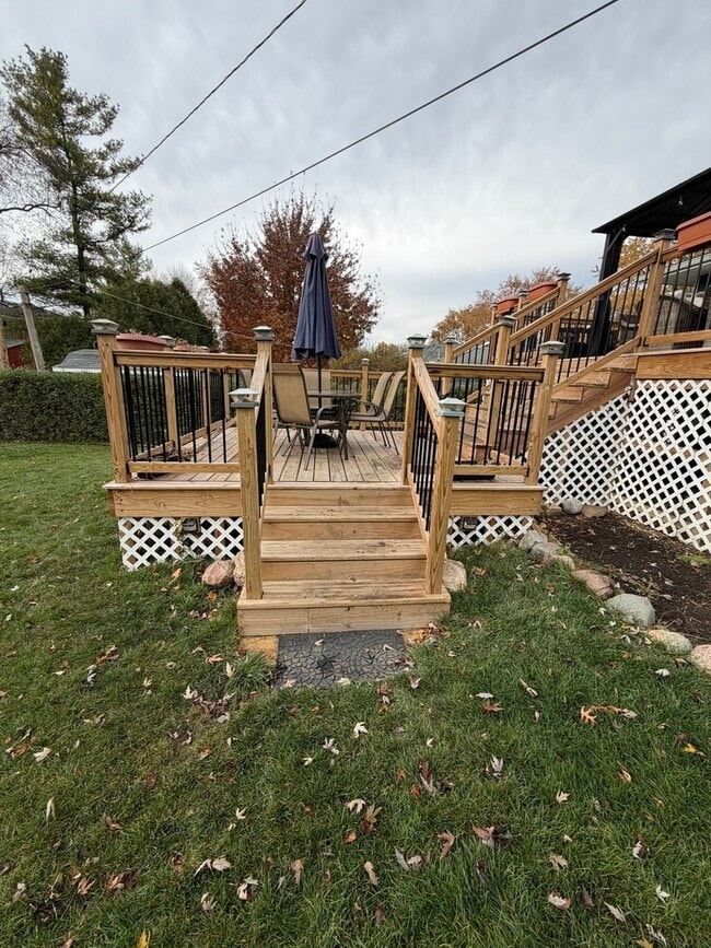 Building Photo - 715 Lacy Ave