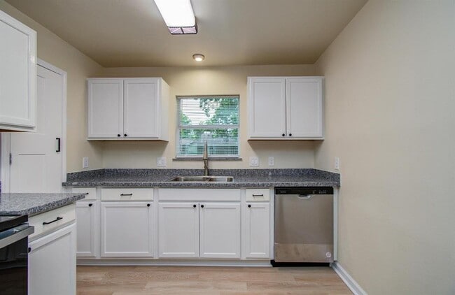 Building Photo - 6510 Cherrydale Dr