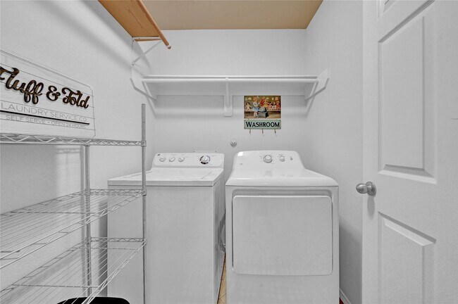 Building Photo - 2411 Colonial Springs Ln
