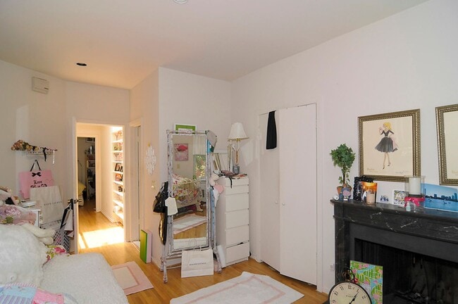 Building Photo - Georgetown Townhouse (Close to the West End and Dupont)