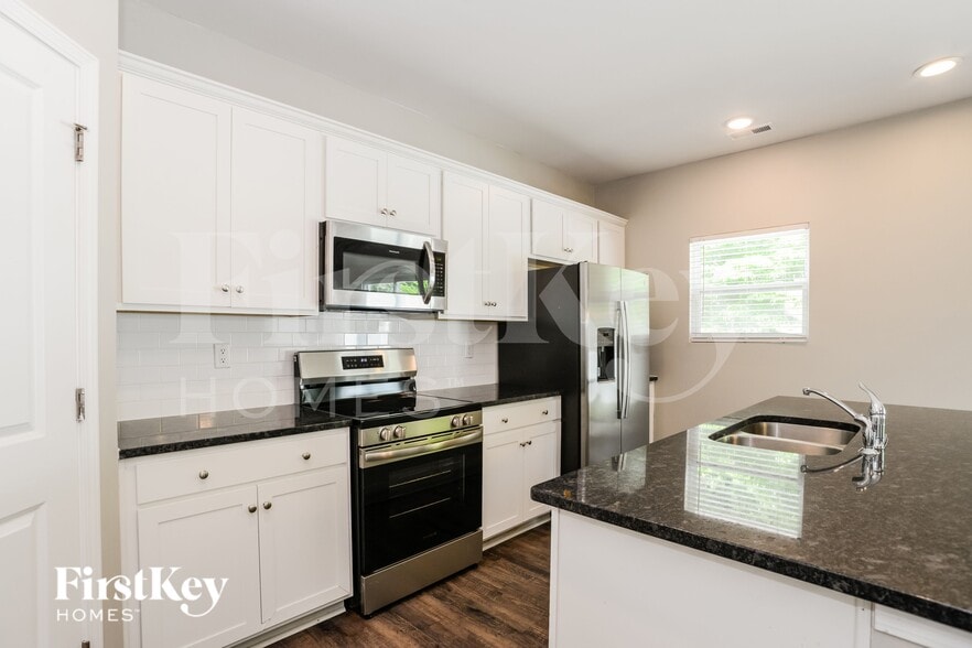 Building Photo - 5615 Cobblestone Glen Dr