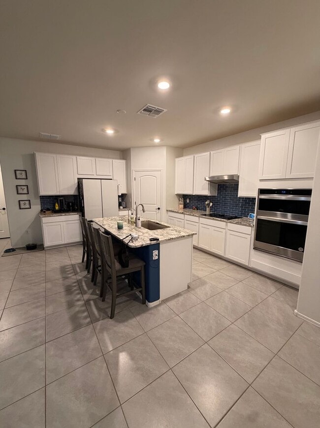 Building Photo - ***MOVE IN SPECIAL!!!! JULY RENT FREE!!!!  Pristine 3 bedroom 2 bath with den on Eastside!!!
