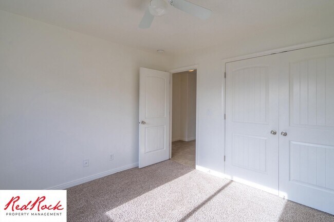 Building Photo - Inviting 3-Bedroom Home with Garage and Private Backyard