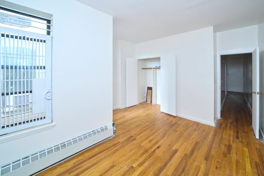 Building Photo - 248 Madison St