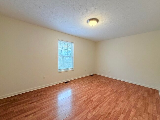 Building Photo - 218 Wayne Dr