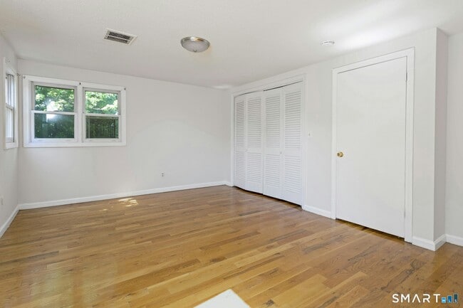 Building Photo - 100 Loftus Cir