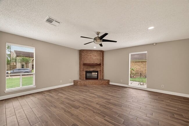 Building Photo - 15915 Dunmoor Dr