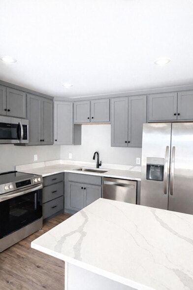 Building Photo - 18 Luzerne Rd