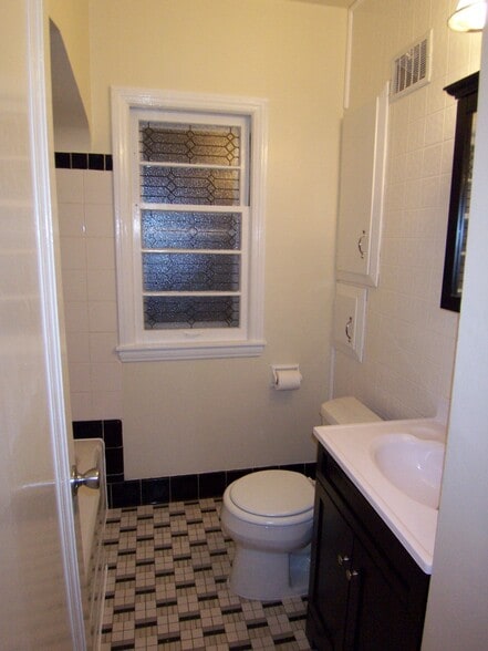 Building Photo - 5453 N 40th St