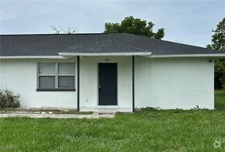 Building Photo - 953 NE Pine Island Ln