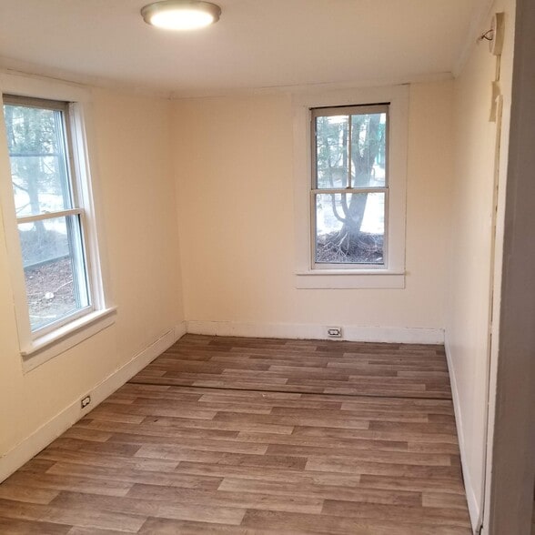 Building Photo - 398 Weaver St