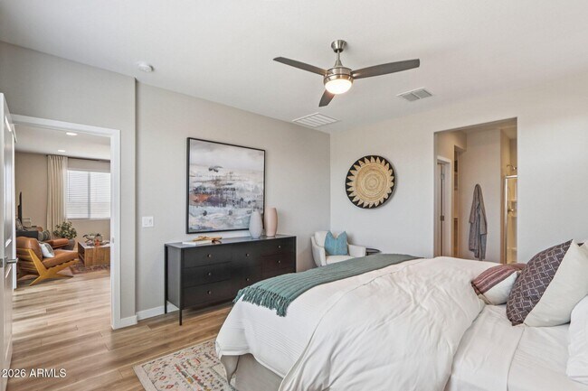 Building Photo - 6218 S 47th Ln