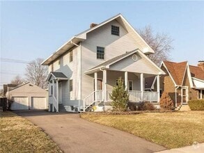 Building Photo - Solid Butler Student Rental Close to Campus!