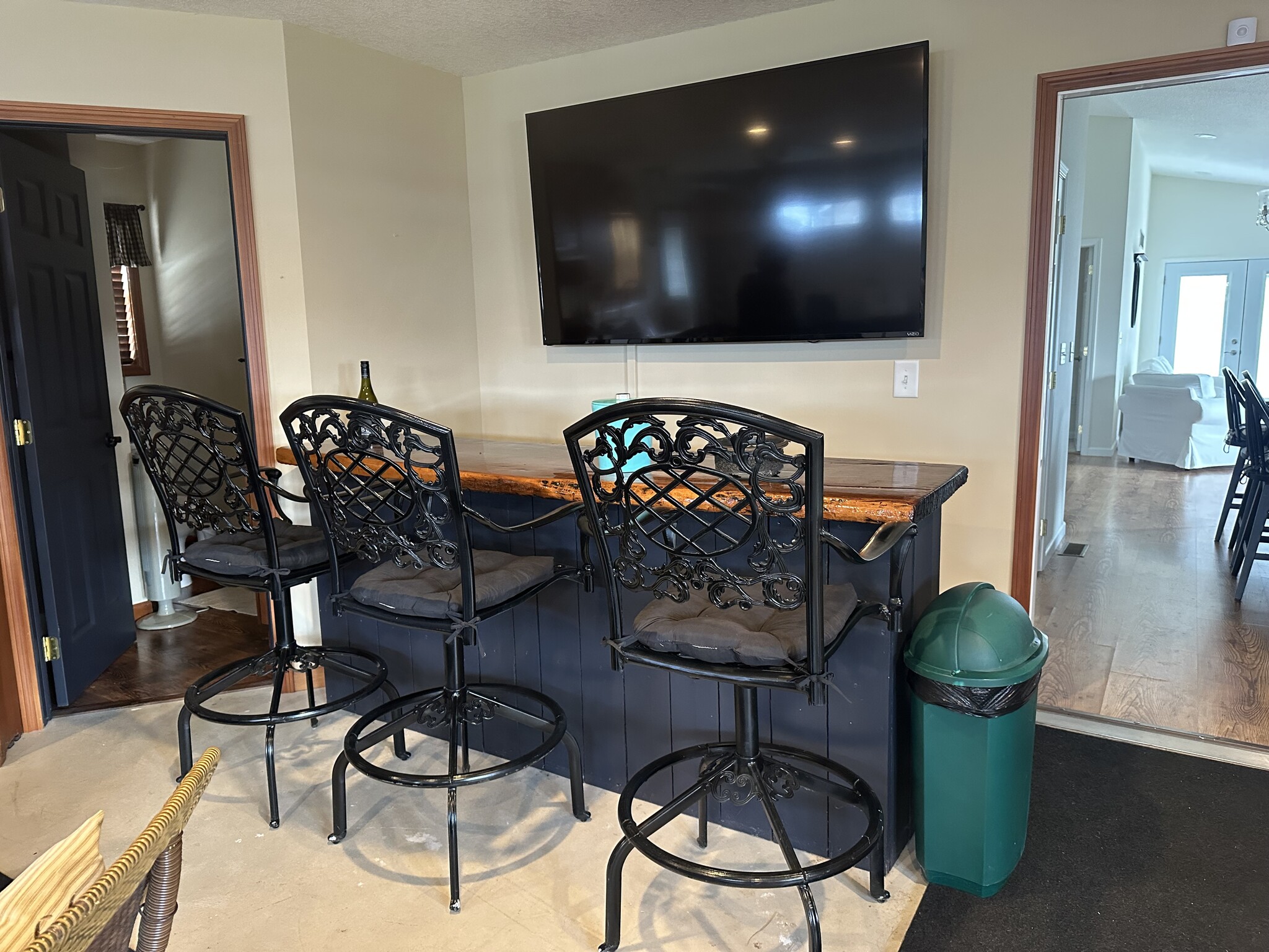 Building Photo - 7712 Walnut St