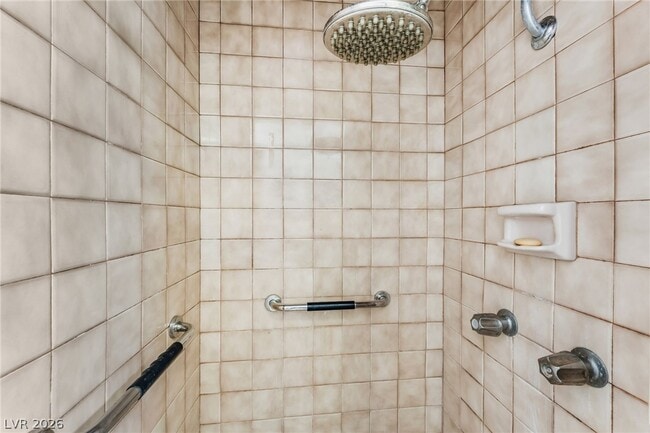 Building Photo - 1828 Hassett Ave