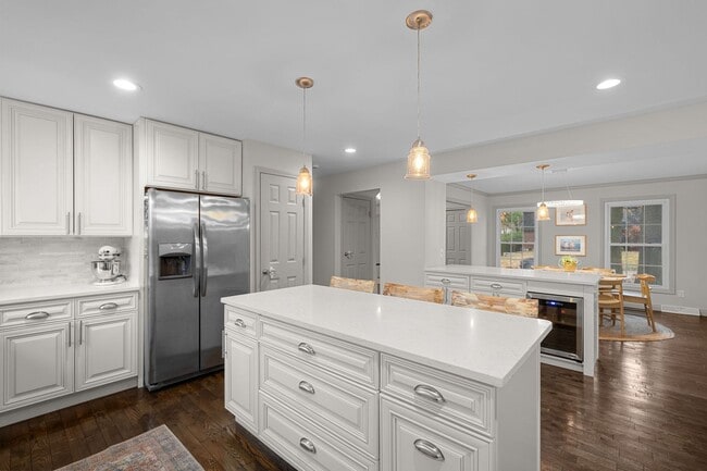 Building Photo - 12122 Royal Valley Dr