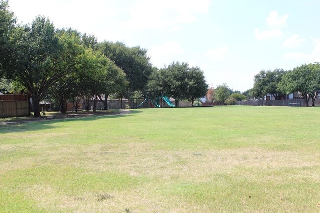 Building Photo - 3-Bedroom Home for Lease in Carrollton – U...