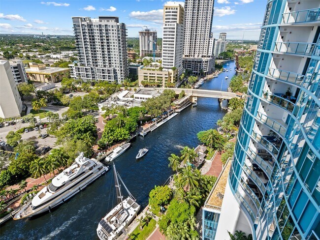Building Photo - 333 Las Olas Way