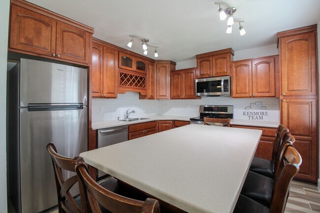 Building Photo - 3 Bedrooms, 1.5 Baths in Kennewick