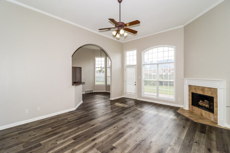 Building Photo - 1605 S Frence Creek Cove