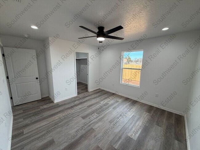 Building Photo - New Spacious 2 bedroom 2 bath Duplex.