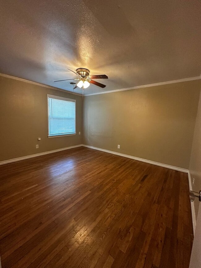 Building Photo - 3 Bedroom in Pine Tree