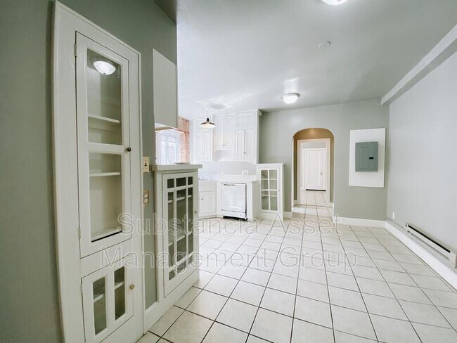 Building Photo - 518 NW 12th St